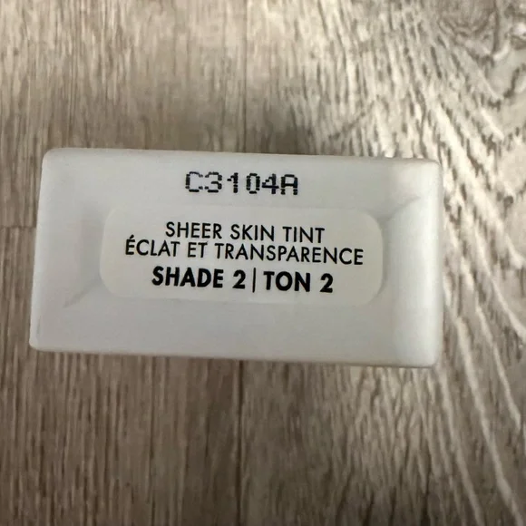 Summer Fridays Sheer Skin Tint with Hyaluronic Acid + Squalane - Shade 2